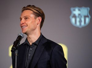 De Jong Ikhlas Jika Villarreal Vs Barcelona Tetap Digelar di AS