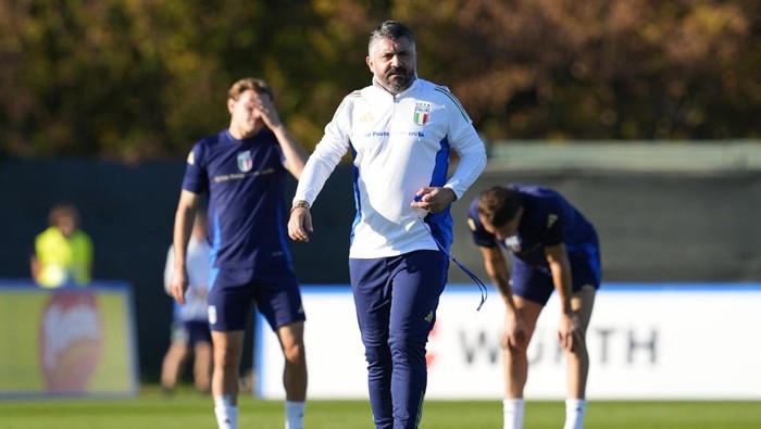 Soccer Football - FIFA World Cup - UEFA Qualifiers - Italy Training - Bruseschi Sport Center, Udine, Italy - October 13, 2025 Italy coach Gennaro Gattuso during training REUTERS/Matteo Ciambelli