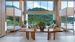 Pesona Grand Aston Puncak, Hotel Full Pemandangan Gunung Lobi-Kamar