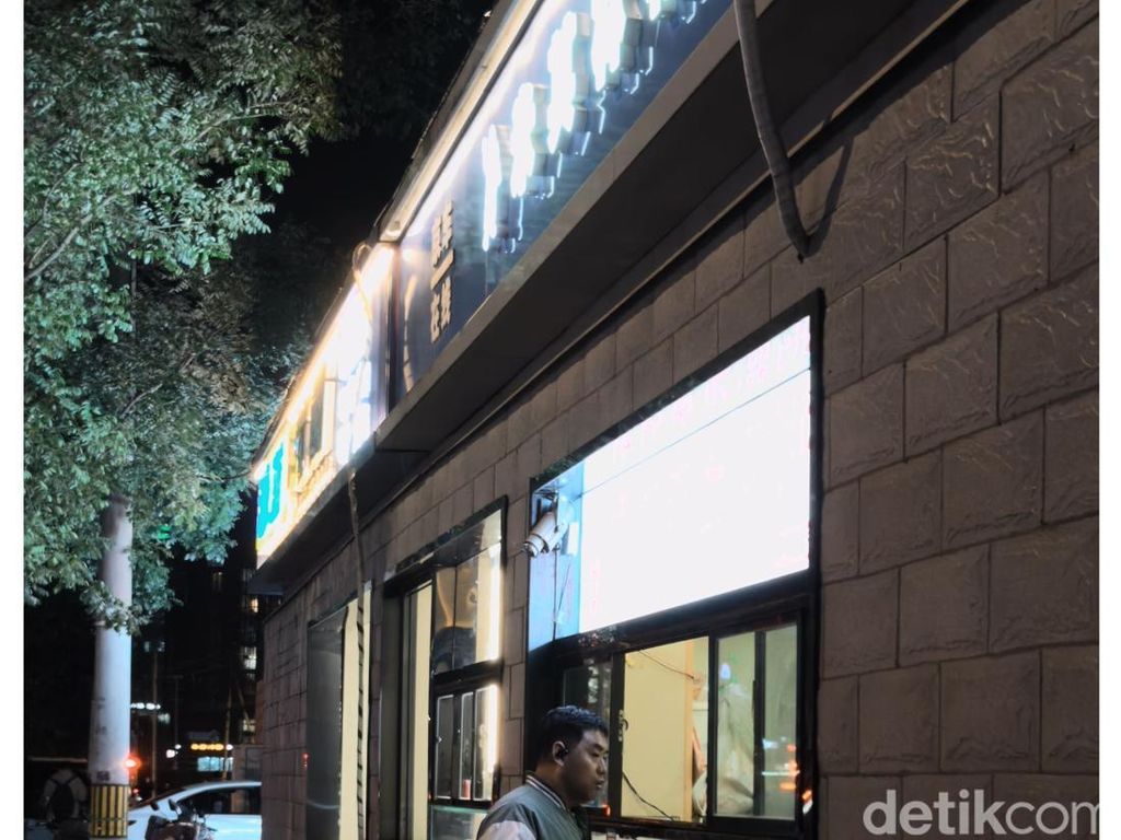 Potret Kota Beijing Lewat Lensa Realme GT 8 Pro X Ricoh GR Potret Kota Beijing Lewat Lensa Realme GT 8 Pro X Ricoh GR