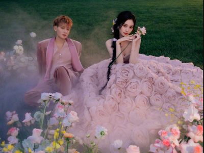 8 Foto Prewedding Tao Eks EXO dengan Xu Yiyang, Romantis Bak Fairy Tale 8 Foto Prewedding Tao Eks EXO dengan Xu Yiyang, Romantis Bak Fairy Tale
