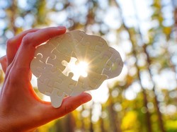 5 Sikap yang Dianggap Aneh tapi Bisa Jadi Otak Cerdas, Punya Salah Satunya? 5 Sikap yang Dianggap Aneh tapi Bisa Jadi Otak Cerdas, Punya Salah Satunya?