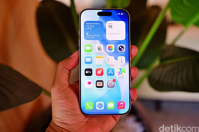 iPhone 17
