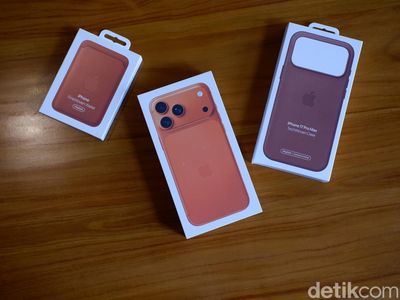 Unboxing iPhone 17 Pro Max Cosmic Orange, Elegan Sekaligus Berani!