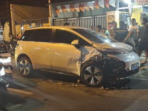 Fortuner Tabrak Mobil Listrik di Tanah Sareal Bogor, 1 Orang Terluka