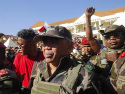 Madagaskar Bakal Dipimpin Kolonel Usai Presiden Dimakzulkan Madagaskar Bakal Dipimpin Kolonel Usai Presiden Dimakzulkan