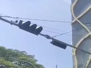 2 Titik Lampu Lalu Lintas di Makassar Dirusak-Modem Dicuri OTK 2 Titik Lampu Lalu Lintas di Makassar Dirusak-Modem Dicuri OTK