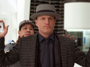 Woody Harrelson Ribut di Bar, Untung Ada Mark Ruffalo Woody Harrelson Ribut di Bar, Untung Ada Mark Ruffalo