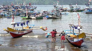 Pelabuhan Popoh Bersiap Jadi Pusat Logistik Ikan Selatan Jawa