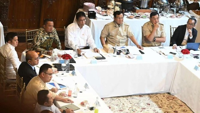 Strategi Prabowo, Ribuan Anak Muda Disiapkan untuk Karir Impian di BUMN dan Swasta!