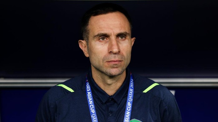Timur Kapadze AL WAKRAH, QATAR - APRIL 20: Kapadze Timur coach of Uzbekistan looks on during the AFC U23 Asian Cup Group D match between Kuwait and Uzbekistan at Al Janoub Stadium on April 20, 2024 in Al Wakrah, Qatar. (Photo by Zhizhao Wu/Getty Images)
