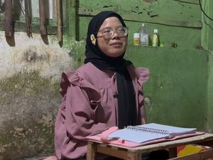 Mata Minus 20 Tak Padamkan Semangat Kuliah Tio, Tekadnya Ingin Jadi Dosen Mata Minus 20 Tak Padamkan Semangat Kuliah Tio, Tekadnya Ingin Jadi Dosen