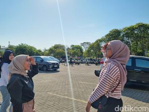 Cuaca Panas Ekstrem di Surabaya Bikin Warga Cepat Emosi dan Lelah Cuaca Panas Ekstrem di Surabaya Bikin Warga Cepat Emosi dan Lelah