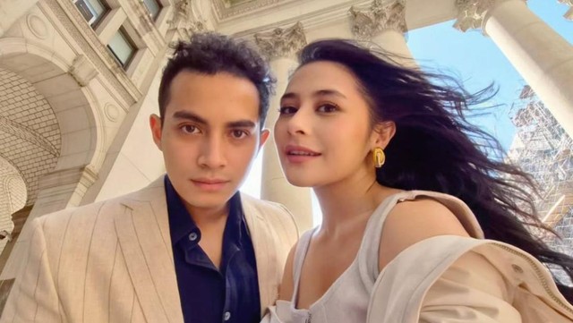 Kabar Terkini Artis dari InsertLive : Reaksi Prilly Latuconsina Dapat Chat Tak Senonoh dari Oknum Ngaku Omara Esteghlal