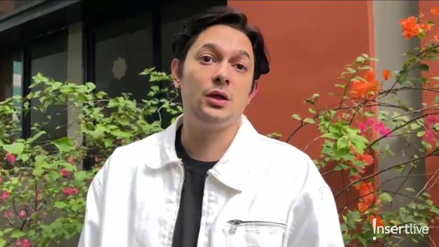 Berita Viral Selebriti dari InsertLive : Pembelaan Andrew Andika usai Dituding Mesra dengan Wanita Lain Depan Anak