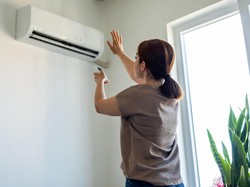 Hindari Pasang AC di 5 Tempat Ini biar Tagihan Listrik Aman dan Bebas Bau