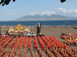 Festival Gandrung Sewu 2025, Harmoni Ribuan Penari di Tepi Selat Bali Festival Gandrung Sewu 2025, Harmoni Ribuan Penari di Tepi Selat Bali
