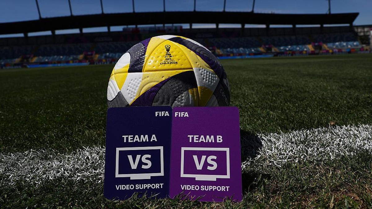 Uji coba baru FIFA: Kartu VAR. (FIFA via Getty Images/Marcelo Hernandez - FIFA)