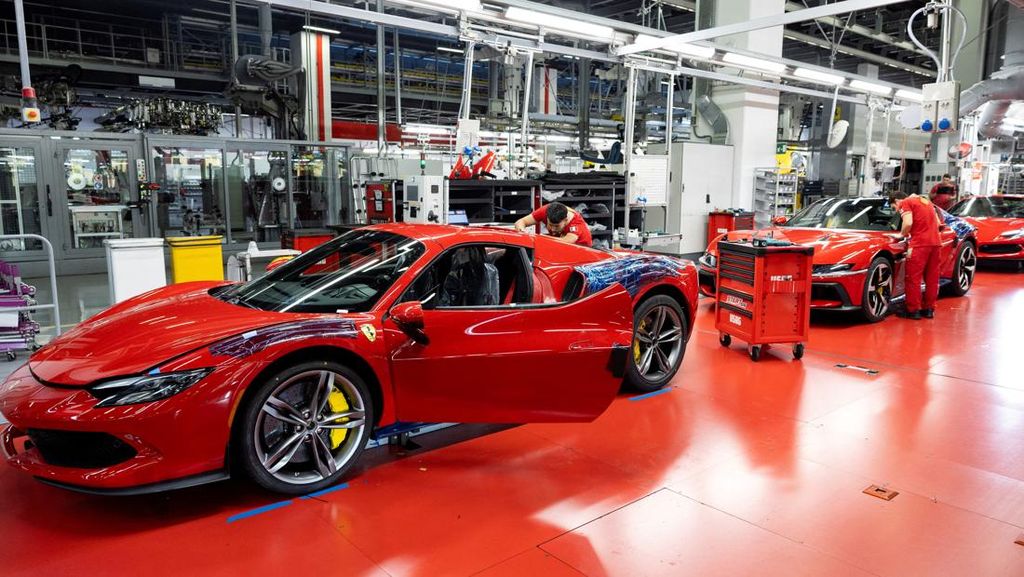 Intip Pabrik Ferrari, Kuda Jingkrak Siap Ngebut ke Era Listrik Intip Pabrik Ferrari, Kuda Jingkrak Siap Ngebut ke Era Listrik