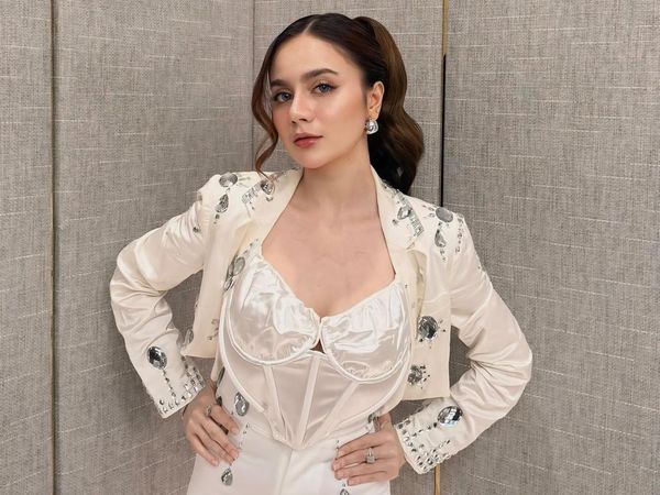 Perjalanan Cinta Irenne Ghea dengan Bintang Pradana