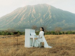 Pembukaan Album Kelima Isyana Sarasvati Lewat Cecilia