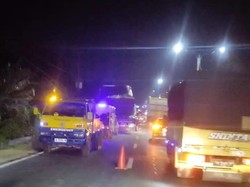 Truk Tronton Hantam Rombongan Pekerja PLN di Jalur Pantura Cirebon, Dua Tewas Truk Tronton Hantam Rombongan Pekerja PLN di Jalur Pantura Cirebon, Dua Tewas