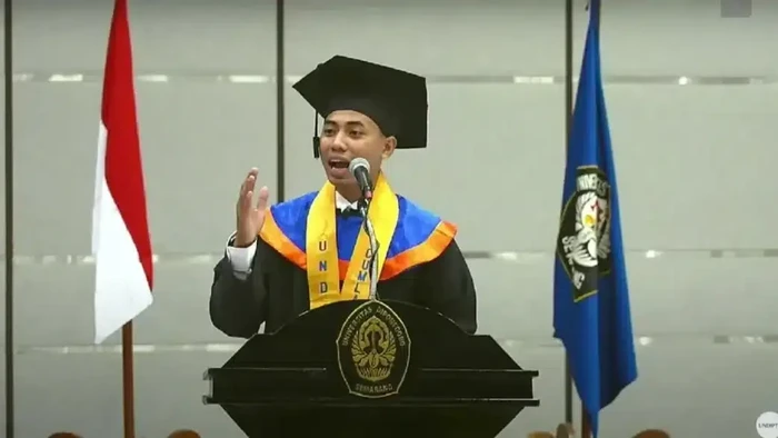 Kisah Inspiratif, Anak Buruh Mebel Buktikan Bisa Raih Gelar di Undip