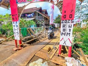 Senam Jantung Saat Melintas di Jembatan Sementara Cimaung Senam Jantung Saat Melintas di Jembatan Sementara Cimaung