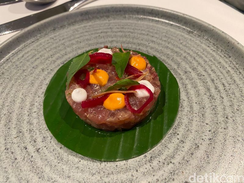 Loka Rasa, jaringan hotel Marriott Bonvoy kerap menyajikan hidangan tradisional dengan tampilan mewah.