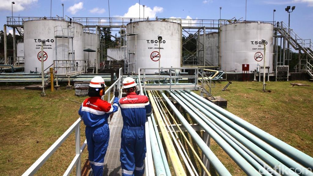Melihat Sumber Minyak dan Gas Pertamina di Sanga Sanga Kaltim Melihat Sumber Minyak dan Gas Pertamina di Sanga Sanga Kaltim