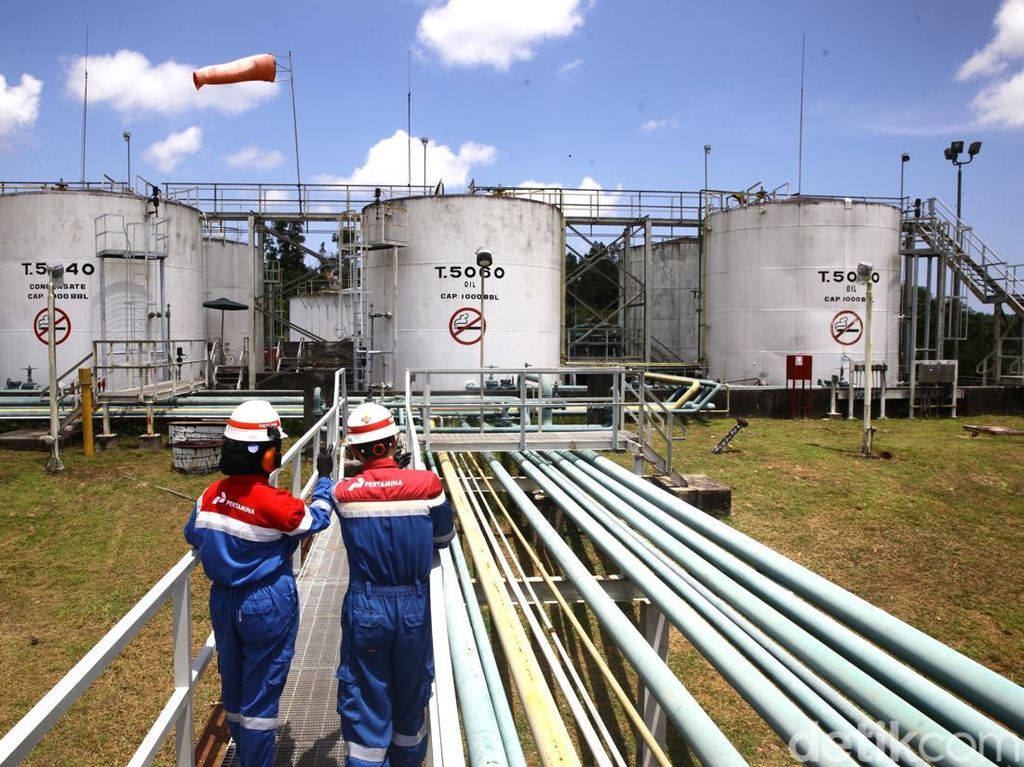 Melihat Sumber Minyak dan Gas Pertamina di Sanga Sanga Kaltim Melihat Sumber Minyak dan Gas Pertamina di Sanga Sanga Kaltim