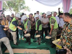 Mendes dan Wakil Panglima TNI Lakukan Groundbreaking Kopdes Merah Putih