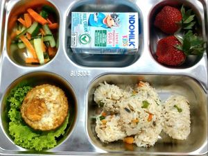 Prabowo Ulang Tahun, Menu MBG Se-Indonesia Hari Ini Kompak Nasi Goreng