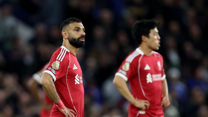 Soccer Football - Premier League - Chelsea v Liverpool - Stamford Bridge, London, Britain - October 4, 2025 Liverpools Mohamed Salah looks dejected after Chelseas Estevao scores their second goal Action Images via Reuters/David Klein EDITORIAL USE ONLY. NO USE WITH UNAUTHORIZED AUDIO, VIDEO, DATA, FIXTURE LISTS, CLUB/LEAGUE LOGOS OR LIVE SERVICES. ONLINE IN-MATCH USE LIMITED TO 120 IMAGES, NO VIDEO EMULATION. NO USE IN BETTING, GAMES OR SINGLE CLUB/LEAGUE/PLAYER PUBLICATIONS. PLEASE CONTACT YOUR ACCOUNT REPRESENTATIVE FOR FURTHER DETAILS..