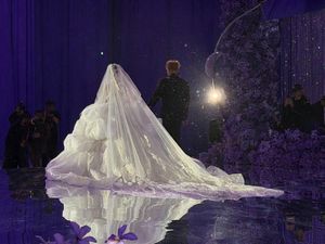 Potret Pernikahan Mewah Tao Eks EXO, Digelar Megah Bak Instalasi Seni Potret Pernikahan Mewah Tao Eks EXO, Digelar Megah Bak Instalasi Seni