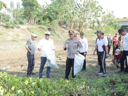 Polres Lamongan dan Forkopimda Bersih-bersih Bengawan Njero
