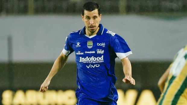 Thom Haye starter saat Persib Bandung kalahkan PSBS Biak 3-0 pada lanjutan Super League 2025/2026 di Stadion Maguwoharjo, Sleman, Jumat (17/10). (Dok. X Persib Bandung)