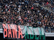 Persebaya Vs Persija: Nuansa Penuh Persahabatan Dua Kubu Suporter