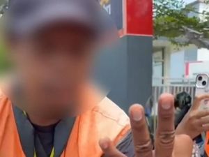 Jukir di Makassar Ngaku Dapat Rp 300 Ribu Sehari, Setor ke Pemkot Rp 35 Ribu Jukir di Makassar Ngaku Dapat Rp 300 Ribu Sehari, Setor ke Pemkot Rp 35 Ribu