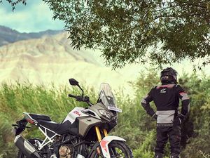 Wujud Motor Petualang Terbaru TVS Apache RTX yang Dijual Rp 37 Jutaan
