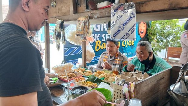 Dimanjakan Servis Motor Gratis Dan Live Music, Begini Apresiasi Satlantas Solo Untuk Driver Ojol