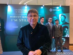 Harvey Malaihollo Bahagia Bisa Rayakan 50 Tahun Berkarier Lewat Konser