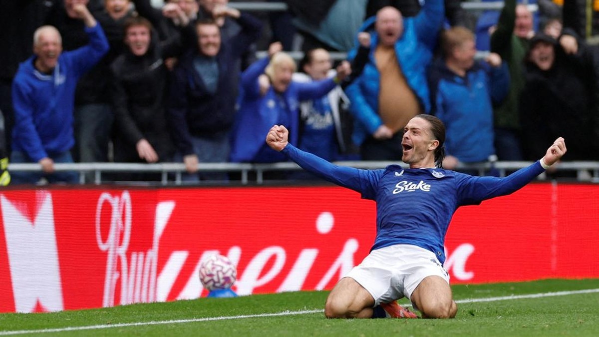 Jack Grealish lagi moncer di Everton, bisa balik ke Manchester City? (Action Images via Reuters/Jason Cairnduff)