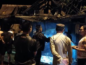 Warung Sembako di Karangasem Hangus Terbakar, Tak Ada Barang Selamat Warung Sembako di Karangasem Hangus Terbakar, Tak Ada Barang Selamat