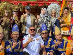 Ketua MPR Ahmad Muzani Ikut Masak Rendang 200 Kg Bersama IKM di Tokyo Ketua MPR Ahmad Muzani Ikut Masak Rendang 200 Kg Bersama IKM di Tokyo