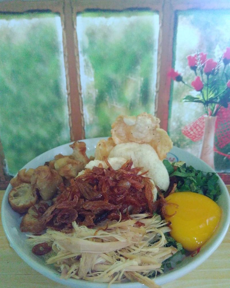 Kuliner dekat stasiun Palmerah.