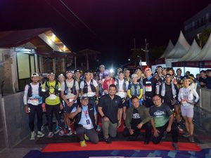 Bobby Nasution Lepas Seribu Peserta Trail of The Kings di Danau Toba Bobby Nasution Lepas Seribu Peserta Trail of The Kings di Danau Toba