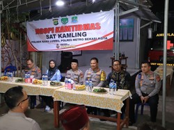 Polres Bekasi Kota dan Binmas Polda Metro Ronda Bareng Warga Rawa Semut
