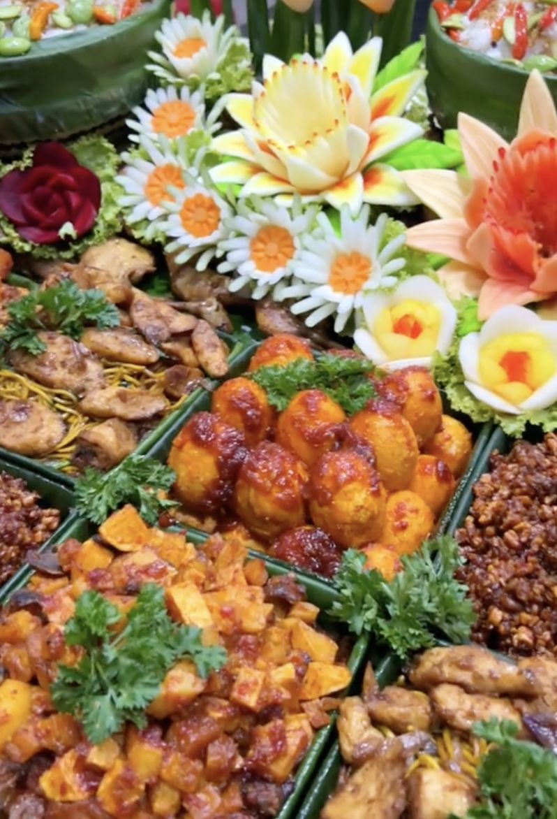 Prabowo Ulang Tahun, Dapat Kue hingga Tumpeng dengan Desain Spesial! Prabowo Ulang Tahun, Dapat Kue hingga Tumpeng dengan Desain Spesial!