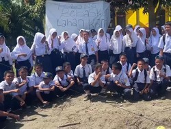 94 Siswa SMP di Pasangkayu 2 Bulan Numpang Belajar ke Gedung SMK 94 Siswa SMP di Pasangkayu 2 Bulan Numpang Belajar ke Gedung SMK
